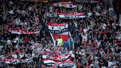 «Ζούμε σ' ένα τρελό κόσμο!»: Αμορίμ και Γιουνάιτεντ τιμούν τα θύματα της Συναγωγής!