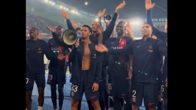 Παρί Σεν Ζερμέν: Έξαλλοι πανηγυρισμοί των παικτών με τον 17χρονο Ζαΐρ-Έμερυ να δίνει το σύνθημα (video)