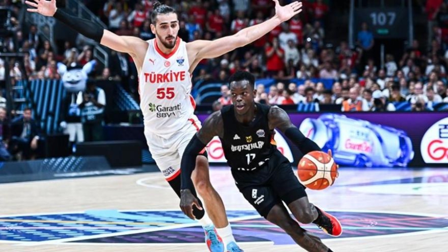 Σρέντερ στο πούλμαν της Γερμανίας: «Καλύτερος προπονητής ο Αταμάν;”