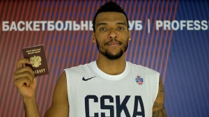 Τζόελ Μπολομπόι: Τύφλα να 'χει ο... Τζέιμς Μποντ!