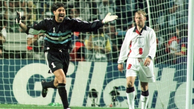 Κάρλος Ρόα: Οι «μάχες» του νέου προπονητή τερματοφυλάκων της ΑΕΚ με την ελονοσία, τον καρκίνο και το... τέλος του κόσμου! (video)