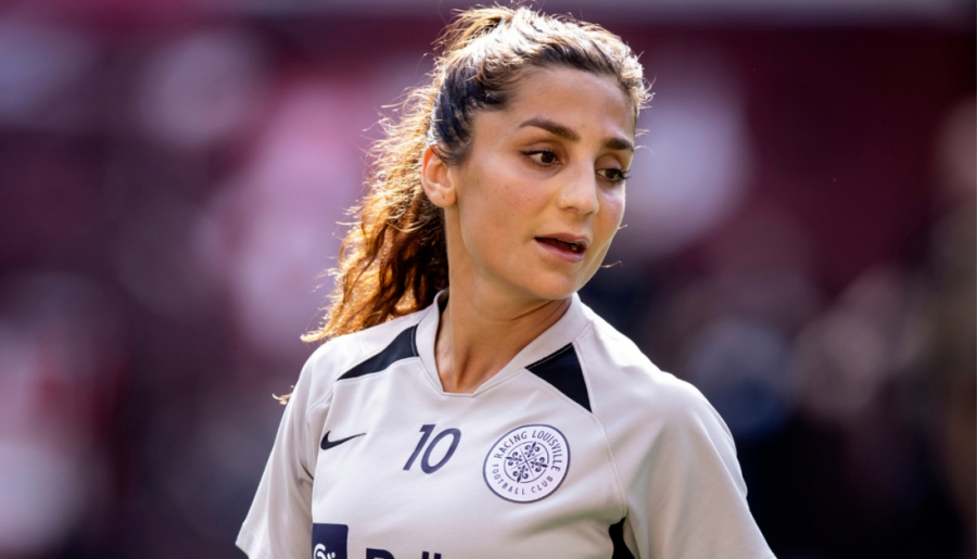 Νάντια Ναντίμ: Πρόσφυγας, ποδοσφαιρίστρια, ηρωίδα και... δόκτορας!