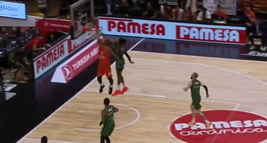 Μονέκε σταμάτα, δεν είναι αστείο! (video)