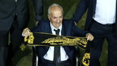 Όταν ο συγκινημένος Νεστορίδης ένιωσε την απόλυτη αποθέωση στα εγκαίνια της OPAP Arena! (video)