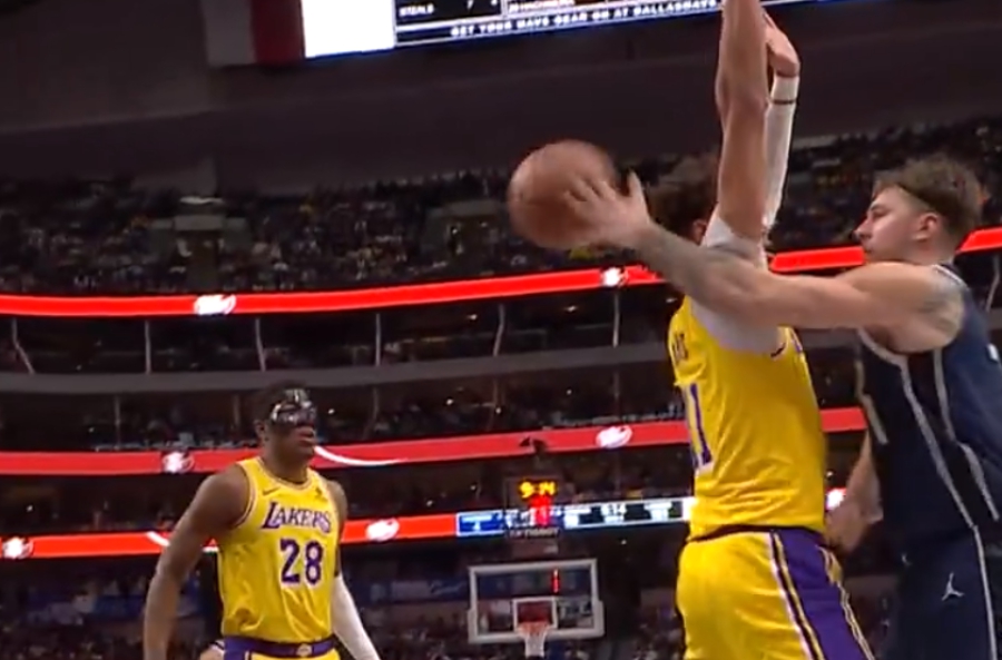 Έχει μάτια και στην… πλάτη: Ο Ντόνσιτς βλέπει πάσες που ο υπόλοιπος κόσμος δεν φαντάζεται καν (video)