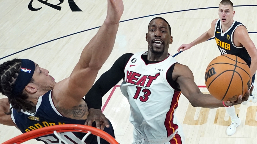 Ντένβερ Νάγκετς – Μαϊάμι Χιτ 108-111: Το «ρόλερ κόστερ» που οδήγησε στο... σπάσιμο της έδρας (video)