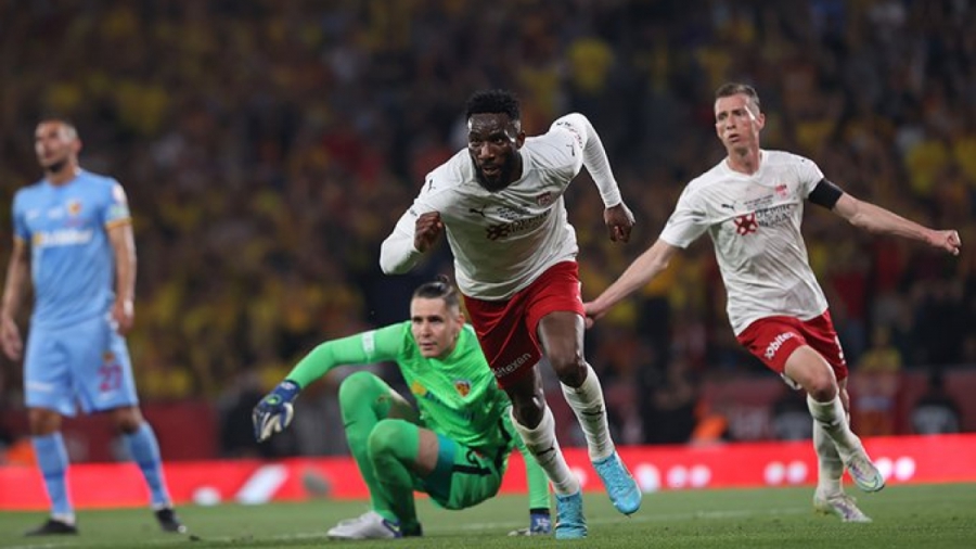 Κυπελλούχος Τουρκίας η Σίβασπορ του Γούτα, επικράτησε στον τελικό της Καϊσέρισπορ του Κολοβέτσιου (video)