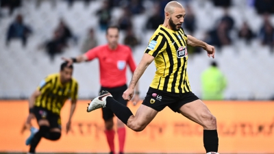 ΑΕΚ – ΠΑΣ Γιάννινα 2-0: Άμραμπατ από την άσπρη βούλα διπλασιάζει τα τέρματα (video)