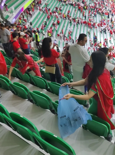 Μουντιάλ 2022: Μαροκινοί σαν να λέμε... Ιάπωνες! Καθάρισαν τις εξέδρες μετά τη λήξη του αγώνα (pics)
