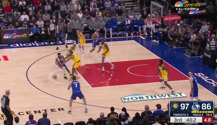 «Είναι το παιχνίδι του Βεζένκοφ, δώστε του την μπάλα!»: Νέα καλή εμφάνιση με τους Κινγκς! (video)