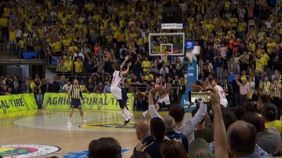 Φενέρμπαχτσε - Ολυμπιακός: Η EuroLeague απομόνωσε το τελευταίο δραματικό λεπτό του Game 3! (video)