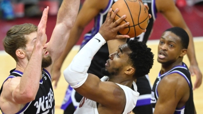 Ποιος θα τους κερδίσει; Οι Καβαλίερς κάνουν το 14/15, «διαλύοντας» τους Κινγκς! (video)