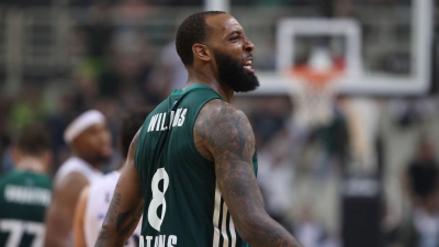 Ο Ντέρικ Γουίλιαμς δήλωσε «παρών» κόντρα στον Ερυθρό Αστέρα με φοβερό τρόπο!