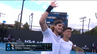 Australian Open: Ιστορική νίκη-πρόκριση για Στέφανο και Πέτρο Τσιτσιπά