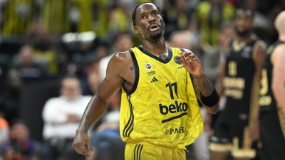 NBA: Ο Χέιζ-Ντέιβις πήρε εγγυημένο συμβόλαιο στους Σανς και άφησε την Φενέρμπαχτσε!