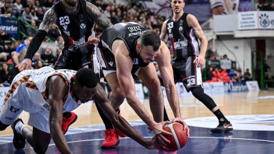 Η Βίρτους ηττήθηκε από τη Σάσαρι του Χαραλαμπόπουλου, τέσσερις μέρες πριν τον Ολυμπιακό