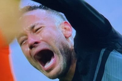 Σεντ Ετιέν - Παρί Σεν Ζερμέν: Σοκαριστικό διάστρεμμα του Νεϊμάρ, έφυγε με φορείο και κλάματα από το γήπεδο