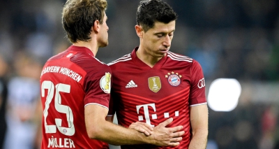 Λεβαντόφσκι: Οι αγκαλιές με Κίμιχ, Νόιερ, Νάγκελσμαν και ο... άβολος χαιρετισμός με τον Μίλερ