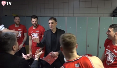 «Δέχτηκε τεχνική ποινή»: Το αστείο βίντεο της ΚΑΕ Ολυμπιακός και το... πρόστιμο που θα πληρώσει ο Γιώργος Μπαρτζώκας! (video)