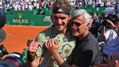 Ο Τσιτσιπάς έκανε δώρο 240.000 ευρώ στον πατέρα του! (video)