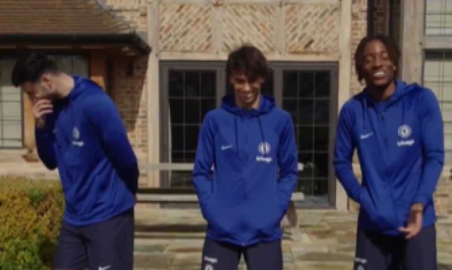 «Δάκρυσαν» από τα γέλια οι παίκτες της Τσέλσι, στο remake του θρυλικού intro της EA Sports (video)