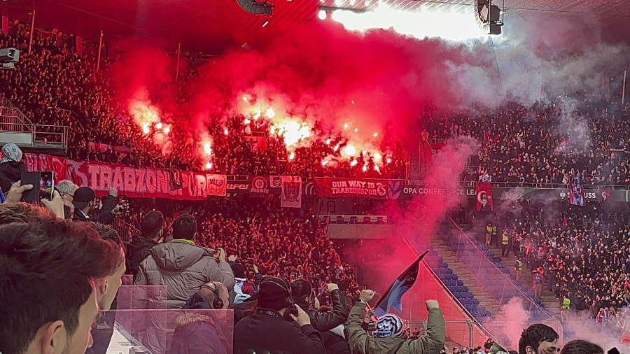 Βασιλεία - Τραμπζονσπόρ 1-0: Ισοφάρισαν οι Τούρκοι, έγινε… χαμός στις κερκίδες και το γκολ ακυρώθηκε! (video)