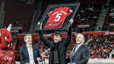 «Αποθέωση» και... τιμές για τον Σκαλόνι από τη Μαγιόρκα (video)