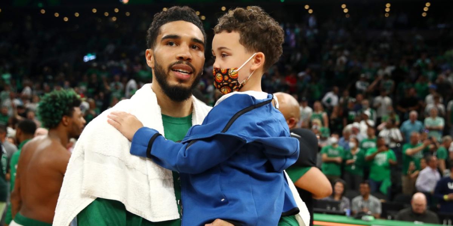 Αδίστακτος Τέιτουμ: Δε χαρίζεται ούτε στον γιο του (video)