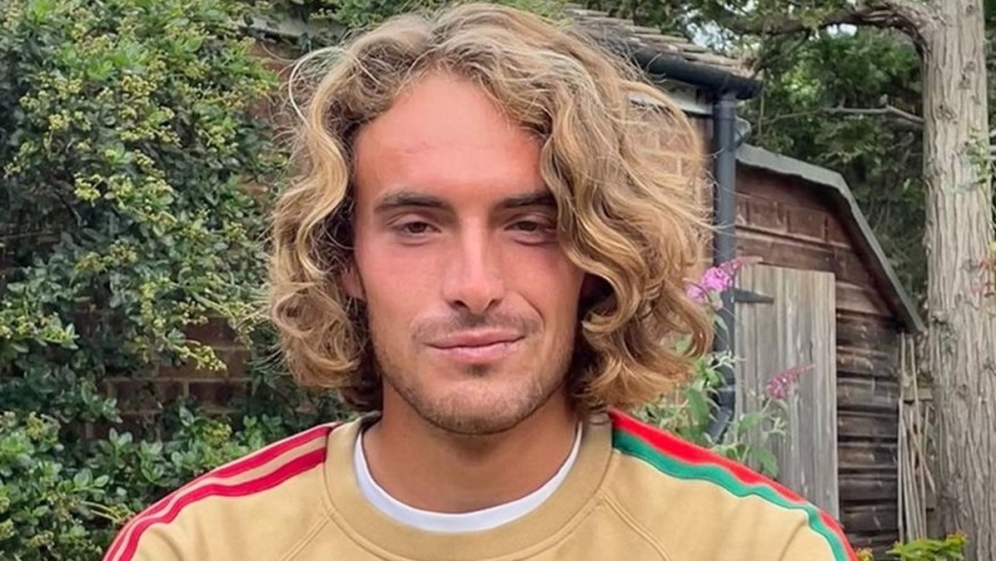 Τσιτσιπάς: «Χτενίζω 20 λεπτά την ημέρα τα μαλλιά μου, βάζω ελαιόλαδο και ρίγανη» (video)