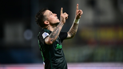 Ψέκασε, σκούπισε, πέρασε, με Μπερνάρ «φωτιά» και μάτι που γυαλίζει! (video)