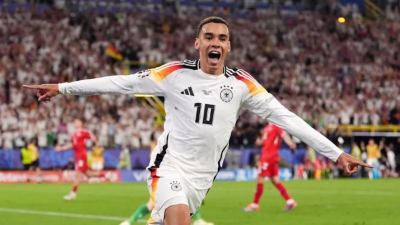 Χάβερτς – Μουσιάλα «χόρεψαν και στη βροχή» (2-0 τη Δανία) και έστειλαν τη Γερμανία στην οκτάδα! (video)