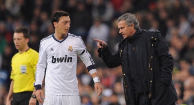 Οζίλ: «Ο Μουρίνιο ήταν ο παράγοντας που με έκανε να προτιμήσω τη Ρεάλ από την Μπαρτσελόνα»