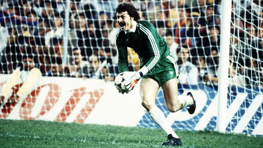 Χέλμουτ Ντουκαντάμ: Ο άνθρωπος που «τερμάτισε» τη Μπαρτσελόνα στη διαδικασία των πέναλτι και έκανε όλη την Ευρώπη να παραμιλάει!