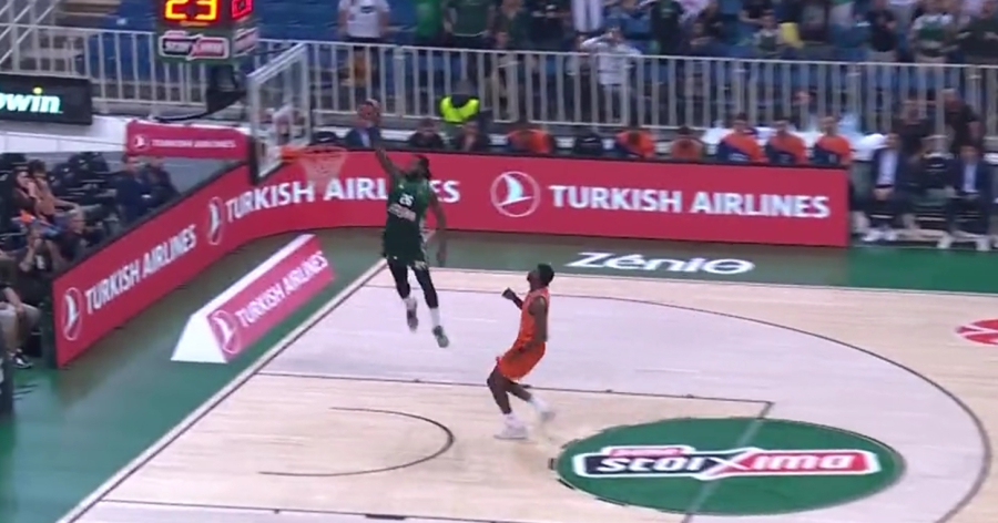 Λίγο ακόμα και θα... έσπαγε το καλάθι: Η EuroLeague «τρελάθηκε» με τον Λεσόρ! (video)