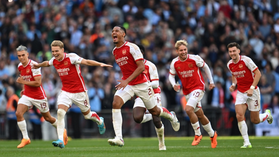 H Άρσεναλ βάζει γκολ από τα... αποδυτήρια στην Betshop!