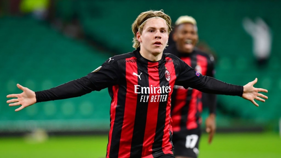 Ανακοίνωσε τον δανεισμό του Γενς Πέτερ Χάουγκε η Άιντραχτ Φρανκφούρτης!