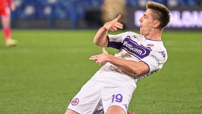 Νάπολι - Φιορεντίνα 2-5: Tρεις αποβολές, παράταση, επτά γκολ και το εισιτήριο για τους «8» του Coppa Italia βάφτηκε... μωβ! (video)