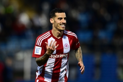 Ο Τσικίνιο φόρεσε τη «γαλανόλευκη» και ευχήθηκε στα ελληνικά!