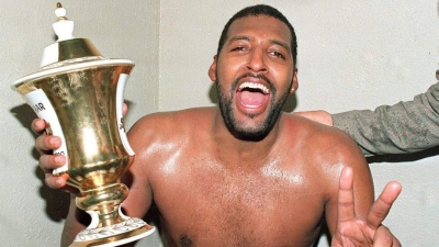 Άρης Κυπελλούχος Ευρώπης 1993: Το τέλος της κατάρας διά χειρός Τάρπλεϊ και το… ξύλο με τους Τούρκους (video)