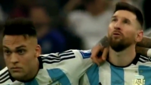 Η απόλυτη ανατριχίλα με πρωταγωνιστή τον Λιονέλ Μέσι: «Πάμε Ντιέγο, από τον ουρανό» (video)