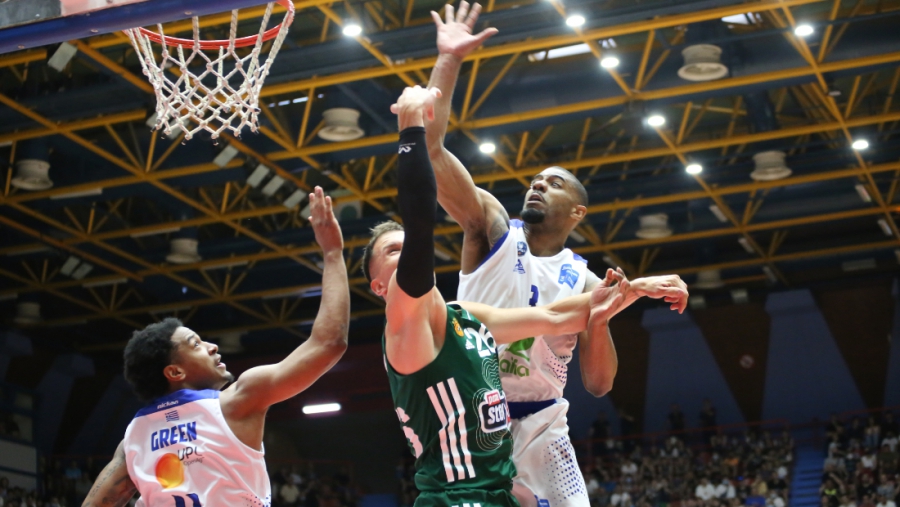 Ήττα Παναθηναϊκού από ομάδα της Λάρισας μετά από 18 χρόνια και 26 σερί νίκες! (video)