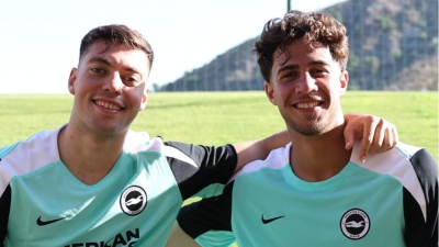 Η μεγάλη στιγμή… πλησιάζει: Έτοιμοι για ντεμπούτο Κωστούλας και Τζίμας με την Μπράιτον στο EFL Cup!