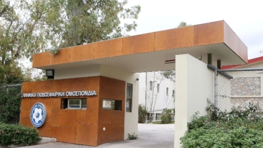 ΕΠΟ: Αποχώρησαν από τη συνεδρίαση οι εκπρόσωποι Ολυμπιακού και Παναθηναϊκού