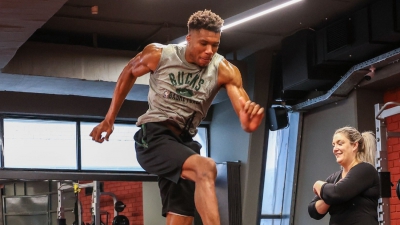 Αντετοκούνμπο: «Χαίρομαι που πέρασα πολλά, με έκαναν ένα κτήνος»