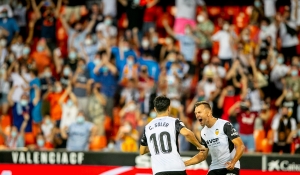 Βαλένθια – Χετάφε 1-0: Ξεκίνημα με το δεξί για τις «νυχτερίδες» και ρεσιτάλ… καρτών!