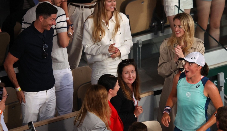 Η επική αντίδραση της Σβιόντεκ όταν είδε τον Λεβαντόφσκι! (video)