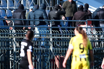 Οπαδική βία, ΑΕΚ - Οδυσσέας Μοσχάτου: Ξυλοκοπήθηκε γυναίκα φίλαθλος - Είναι καλά στην υγεία της!