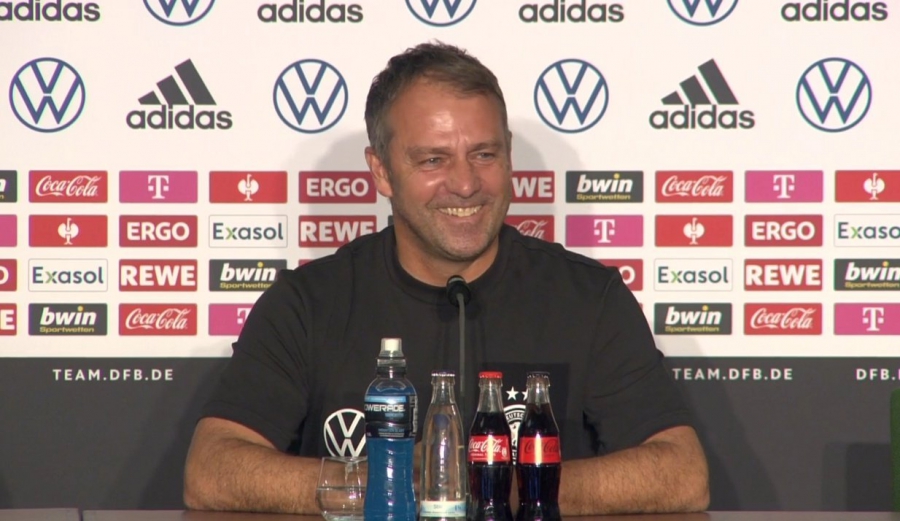 Ο Κίμιχ έπαιρνε τηλέφωνο τον Φλικ την ώρα της συνέντευξης Τύπου! (video)