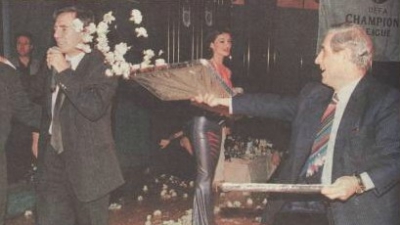 Όταν ο Παύλος Γιαννακόπουλος... έραινε με λουλούδια τον Γιώργο Βαρδινογιάννη!