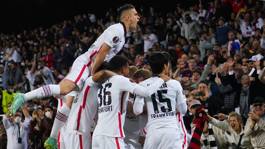 Μπαρτσελόνα – Άιντραχτ Φρανκφούρτης 0-2: Δεν πρόλαβε να… δει το σουτ του Μπορέ ο Τερ Στέγκεν! (video)